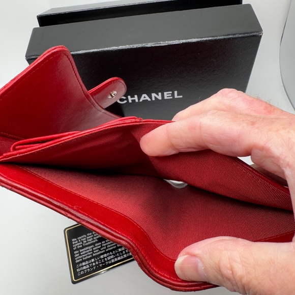 CHANEL QUILTED CAVIAR CLASSIC LONG WALLET - Picture 7 of 11